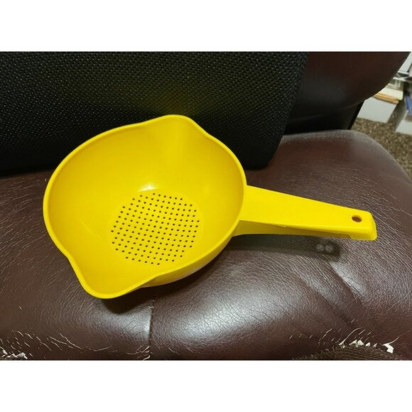 Tupperware Harvest Gold Strainer Colander Small 1200-2 Made in USA Vintage! - Picture 1 of 2